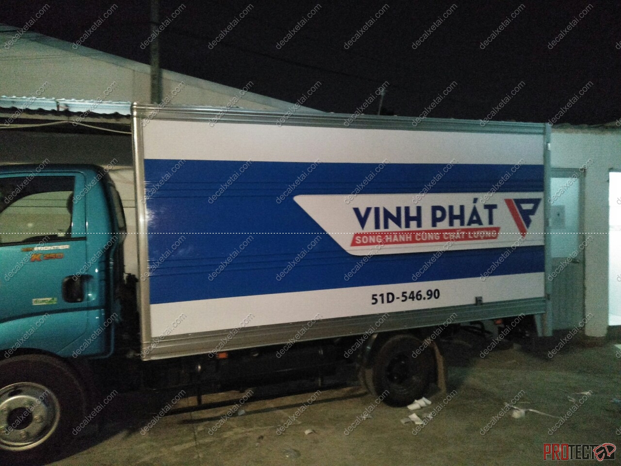 dán decal thùng xe tải chất lượng cao